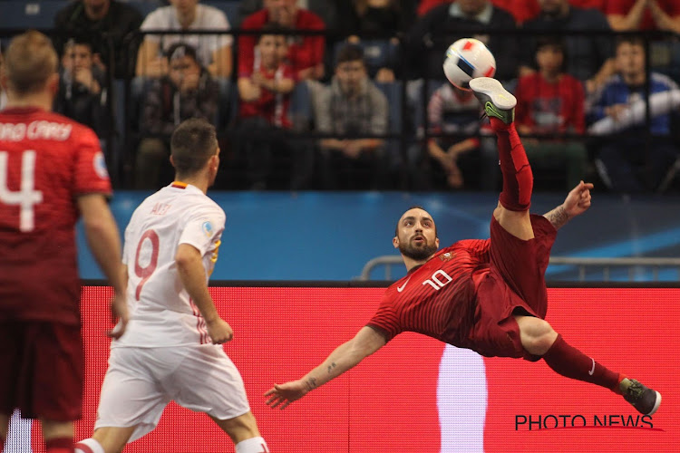 🎥 Beste futsalspeler ter wereld maakt spraakmakende transfer: een overzicht van zijn mooiste skills