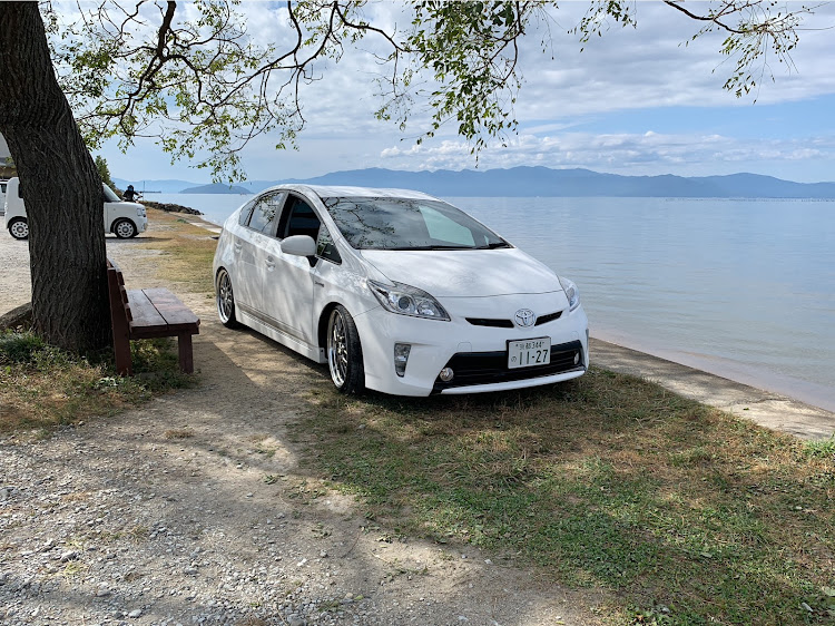 プリウスのKNM・KNM PRIUS Family・あのベンチ・ピックアップに選ばれたいに関するカスタム事例の投稿画像3枚目