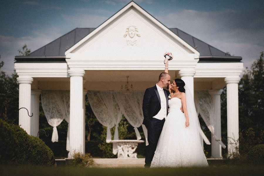 Wedding photographer János Marozsán (janosmarozsan). Photo of 3 February 2020