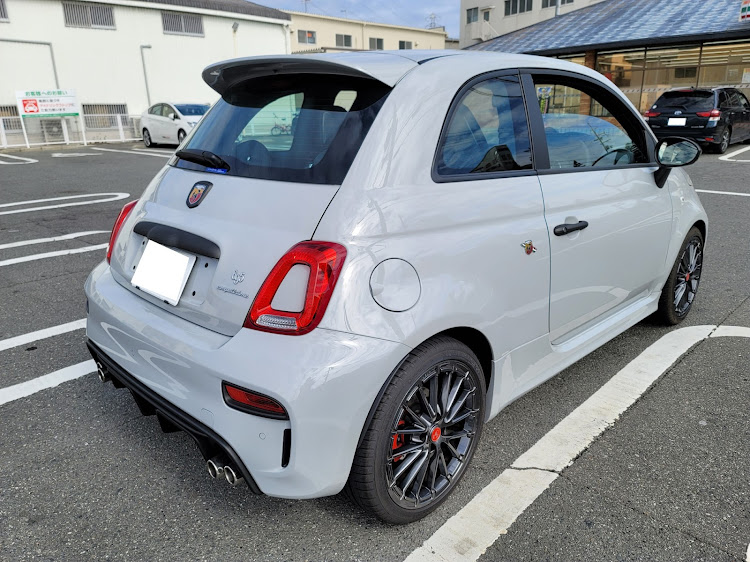 Mituhiroさんが投稿したエニカ　カーシェア・アバルト695コンペテツィオーネに関するカスタム事例の投稿画像3枚目