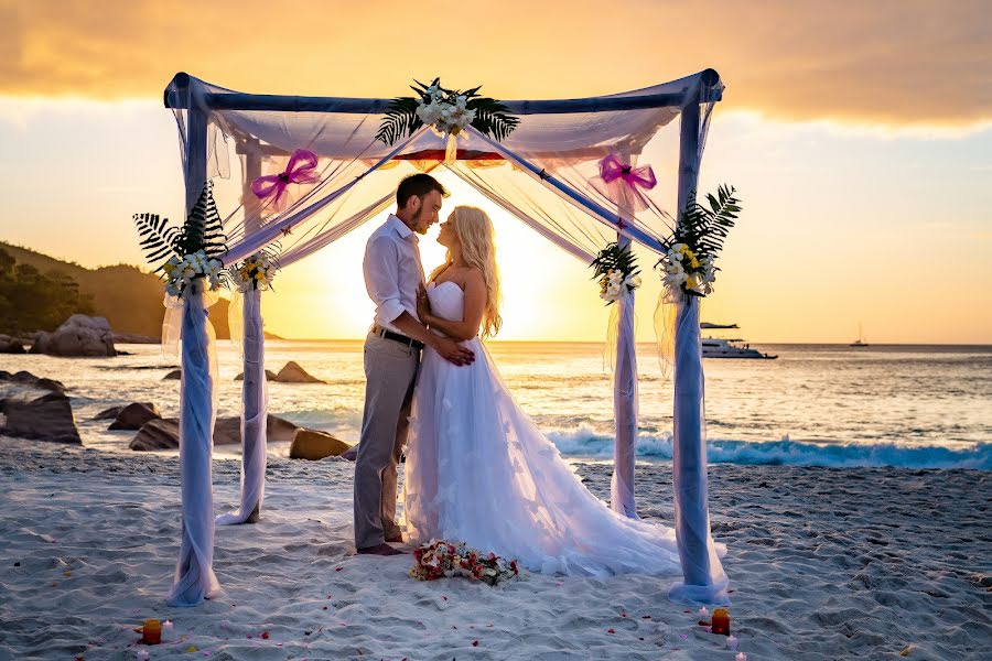 Fotógrafo de casamento Mirek Bednařík (mirekbednarik). Foto de 14 de agosto 2019