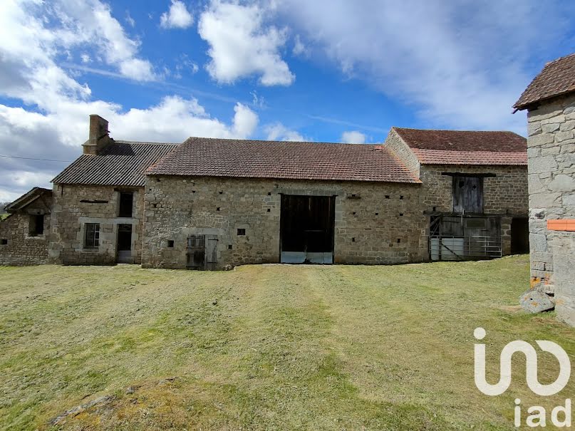 Vente ferme 5 pièces 245 m² à Saint-Domet (23190), 93 700 €