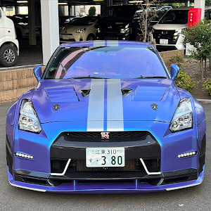 NISSAN GT-R