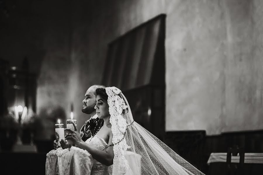 Fotografo di matrimoni Roberto Torres (torresayora). Foto del 23 gennaio 2020