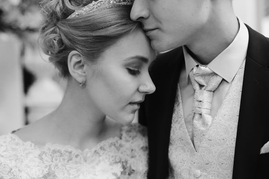 結婚式の写真家Anastasiya Khromysheva (ahromisheva)。2016 10月13日の写真