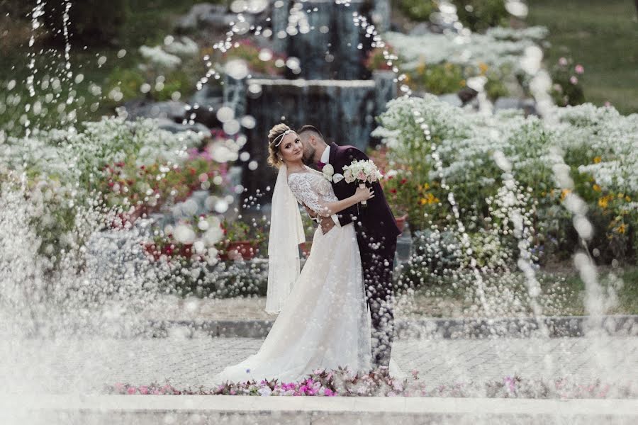 Fotógrafo de bodas Marius Constantinescu (z794ta6). Foto del 17 de mayo 2020