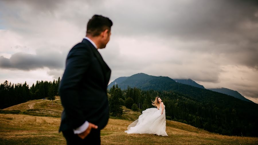 Fotógrafo de casamento Alin Chiriac (valev). Foto de 30 de dezembro 2020