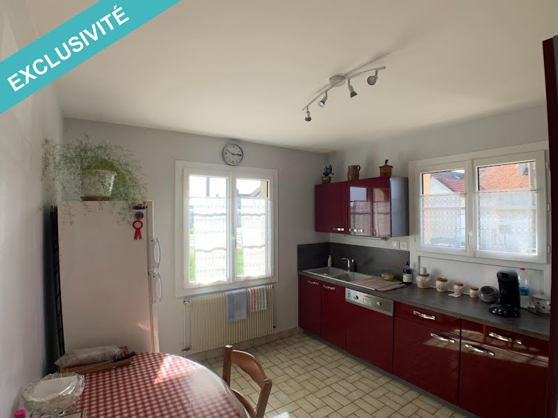 Vente maison 4 pièces 89 m² à Saint-Amand-Montrond (18200), 139 000 €