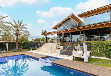 House with pool and terrace 4