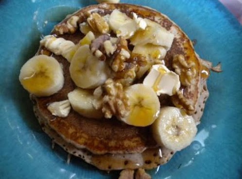 Cinnamon Vanilla Pancakes w/Banana & Walnuts