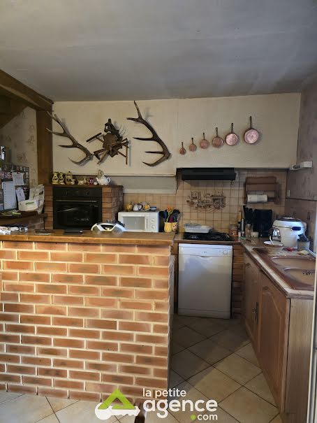 Vente maison 4 pièces 154 m² à Thaumiers (18210), 141 000 €