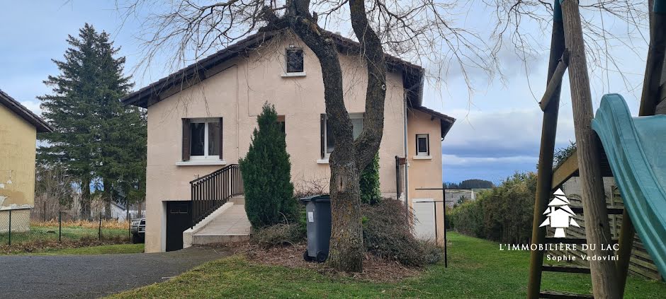 Vente maison 8 pièces 172 m² à Fay-sur-Lignon (43430), 180 000 €