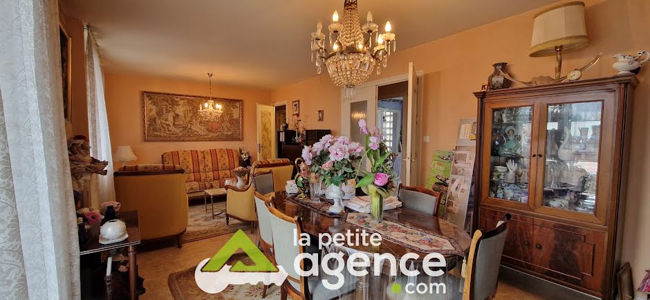 Vente appartement 4 pièces 81.87 m² à Montluçon (03100), 55 500 €