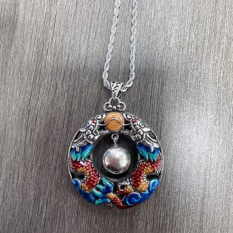 Collar con doble dragón estilo étnico vintage con perla, accesorio elegante y único para realzar tu estilo y añadir un toque cultural.