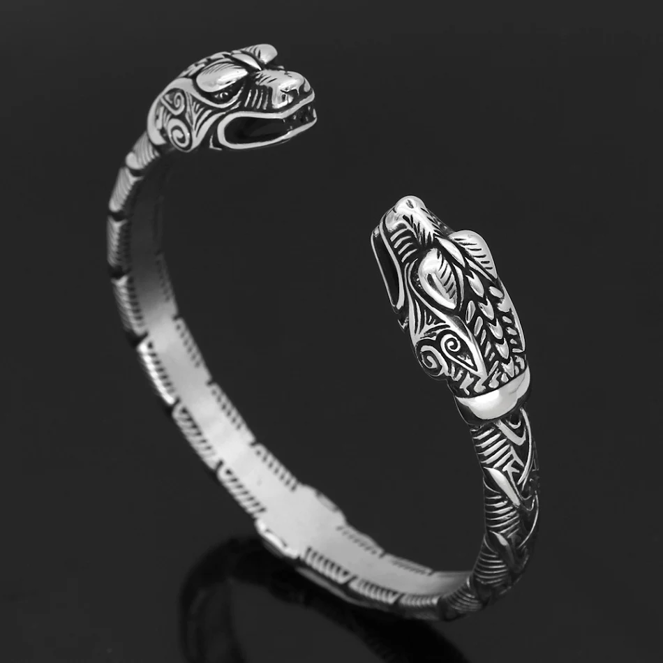Bracelet en acier titane Guerrier Corbeau Aoding avec runes Vikings nordiques pour homme. Résistant, élégant et symbole de force.
