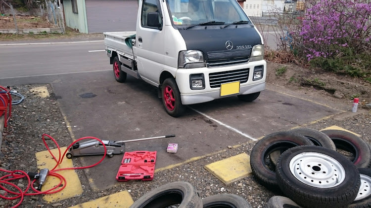 スクラムトラックのホリデースタイル・ホイール交換・タイヤ交換に関するカスタム事例の投稿画像1枚目