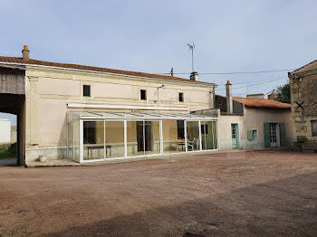 maison à Saint-Martin-de-Mâcon (79)