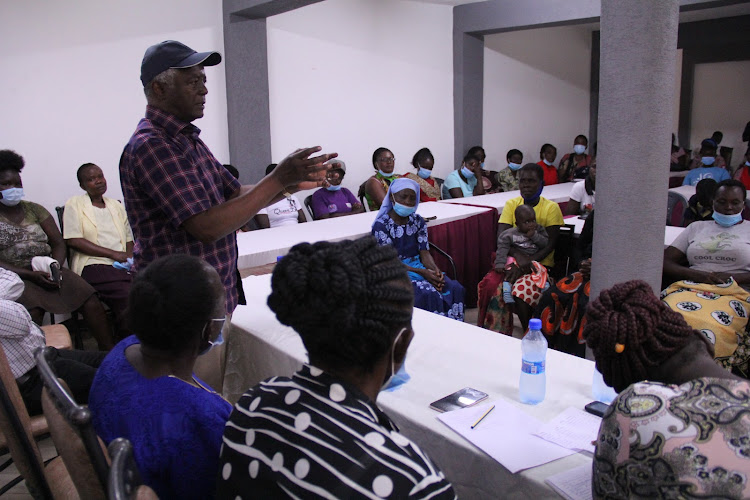 Homa Bay Deputy Governor Hamilton Orata speaks to women supporters in Kasipul constituency on January 29, 2022.