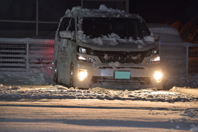 ヴェルファイアのエアサス・brembo・カールソン1/5EVO RSR・純ベタ・雪×愛車に関するカスタム事例の投稿画像1枚目