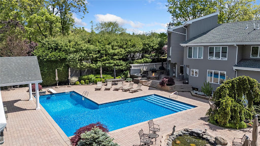 Maison avec piscine et jardin 1