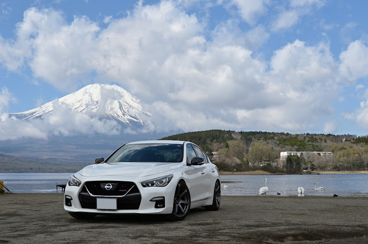 スカイラインの400R・富士山コラボ・道志みちから山中湖へ・サクラと愛車に関するカスタム事例の投稿画像1枚目