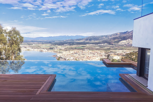 Maison avec terrasse 1