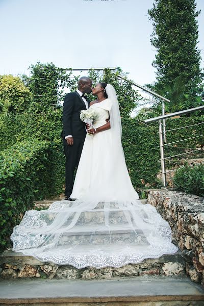 Fotografo di matrimoni Imani Kisare (babanono). Foto del 3 marzo 2020