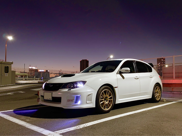 インプレッサ WRX STIのGRB・上野駅・夕暮れ時・コインパーキング・長時間露光に関するカスタム事例の投稿画像2枚目