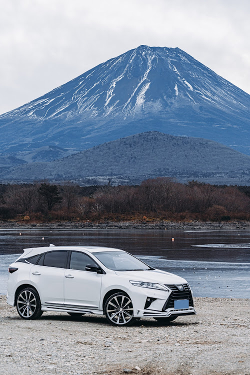 ハリアーの富士山・精進湖・一眼レフ・富士吉田・愛車しか勝たんに関するカスタム事例の投稿画像2枚目