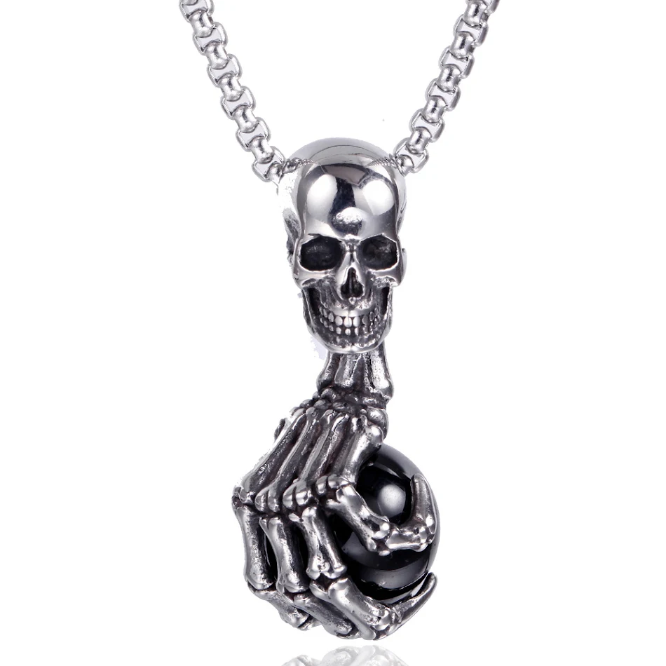 Domineering Rock roestvrijstalen ketting ornament. Stoer en stijlvol, deze ketting versterkt je look met een robuuste en moderne uitstraling.