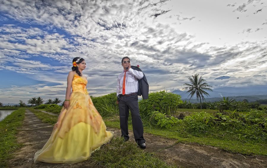 Wedding photographer Aldira Suripatty (aldirasuripatty). Photo of 17 June 2015