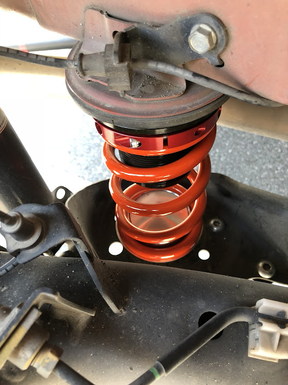 フィットのDIY・車高調整・直巻スプリング交換・首ふり君・seekerに関するカスタム事例の投稿画像4枚目