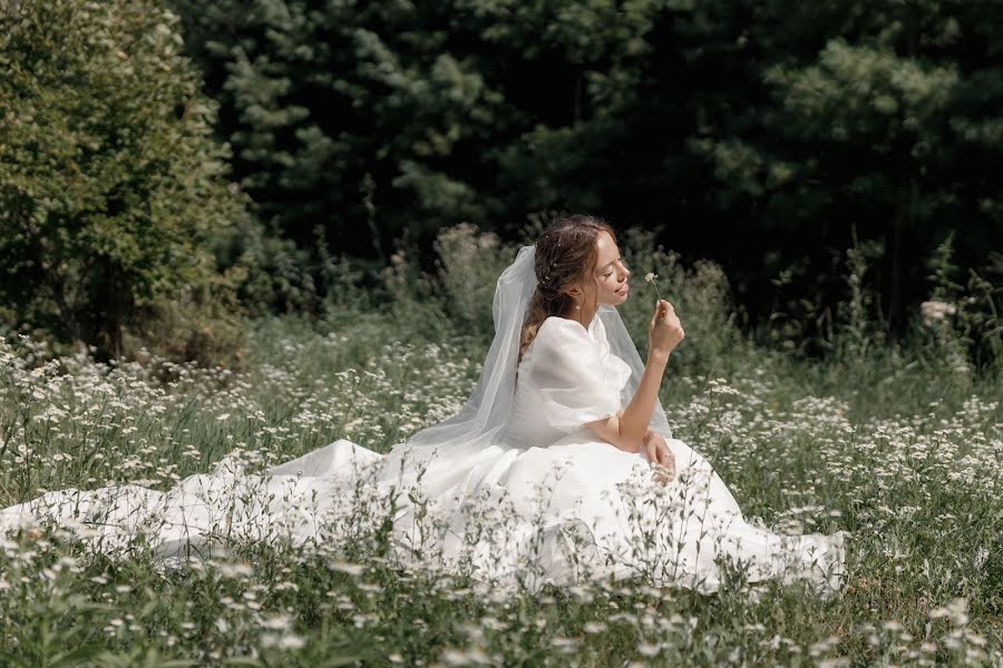 Fotógrafo de casamento Darya Popova (daryapopovaphoto). Foto de 7 de agosto 2023