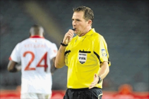 RESERVE: Referee Daniel Bennett. Photos: Lefty Shivambu/Gallo Images
