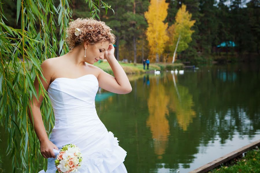 Wedding photographer Elena Gordievskaya (fotolady). Photo of 28 April 2013