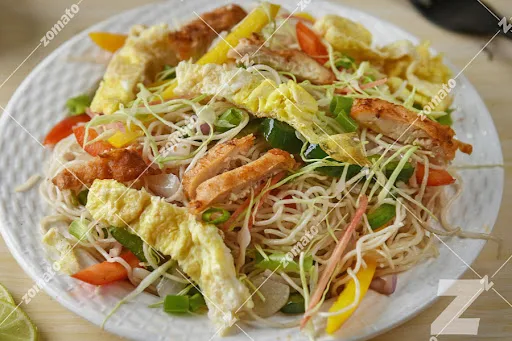 Chicken Egg Hakka Noodles