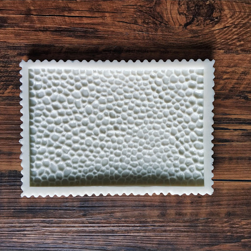 Title 3, Textured Cake Rim Decorated With Silicone Mold....