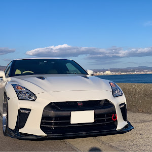 NISSAN GT-R