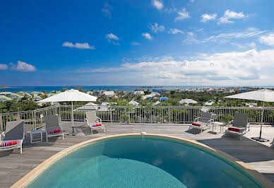 House with pool and terrace 4