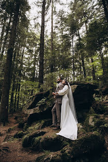 Fotografo di matrimoni Oksana Zakharchuk (youllow). Foto del 1 febbraio 2022