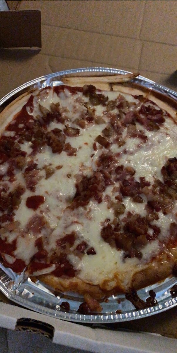 GF pizza with bacon