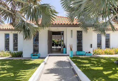 Maison avec piscine et jardin 2