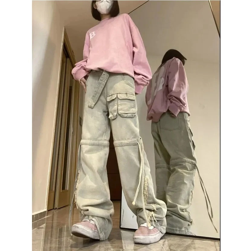 Jeans de trabalho folgadas de cintura alta para mulheres, perfeitas para conforto e estilo no trabalho, com caimento solto e moderno.