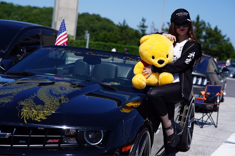 カマロ コンバーチブルの神原みおさん🥰・神原みおさん・澪ちゃん・キャンギャル撮影・カマロコンバーチブルに関するカスタム事例の投稿画像6枚目