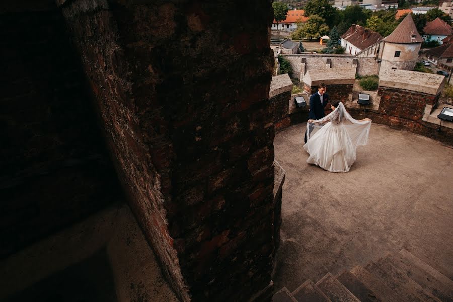 Fotógrafo de bodas Veres Izolda (izolda). Foto del 15 de febrero 2019