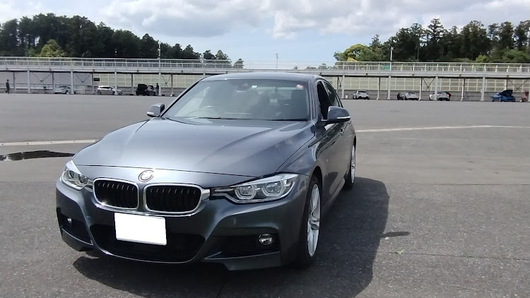 3シリーズ セダンの5月もよろしくお願いします・ゴールデンウィーク・ドライブ・袖ヶ浦フォレストレースウェイ・ポルシェエクスペリエンスセンター東京に関するカスタム事例の投稿画像1枚目