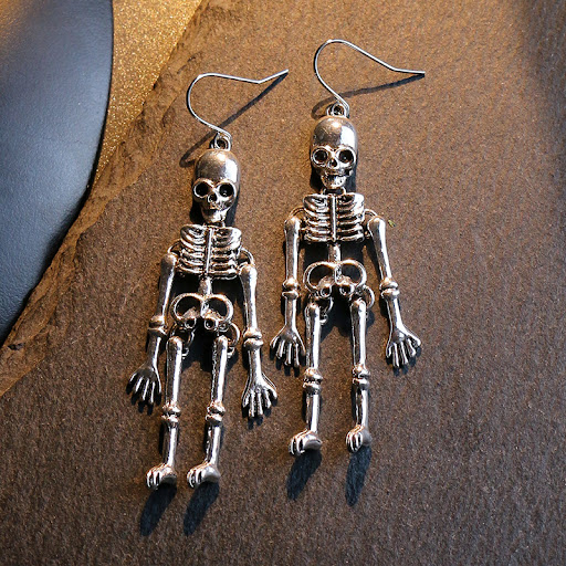Title 6, European and American Skull Earrings Exaggerate...