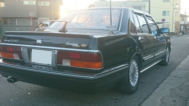 セドリックの洗車・プラグコード交換・今年も後僅か・皆さん有り難うございました・来年もよろしくですに関するカスタム事例の投稿画像2枚目