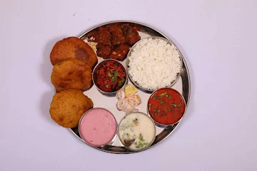 Kolhapuri Tambada Pandhara Family Restaurant photo 