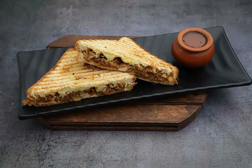 Chicken Makhani Cheese Grilled Sandwich Premium